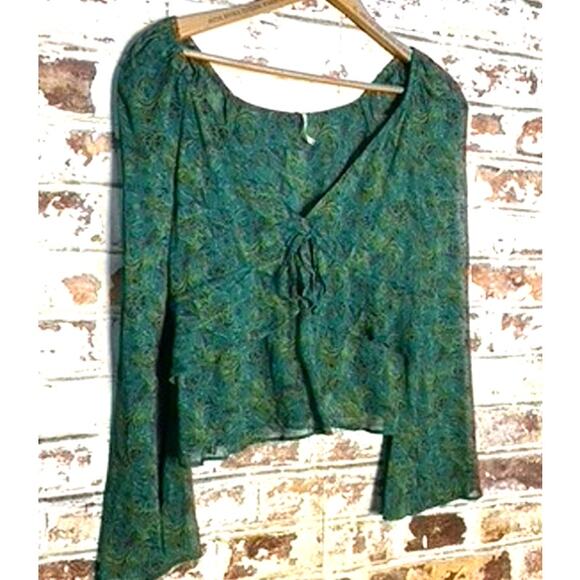 NWT Free People Uptown Bell Sleeve Flowing Peplum Style Blouse in Green - Picture 6 of 12